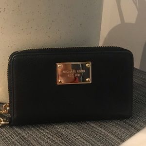 Michael Kors wristlet